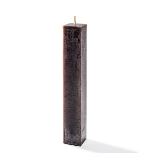 Tamsiai ruda kvadratinė žvakė